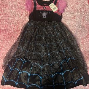 Nwt vampirina nightgown